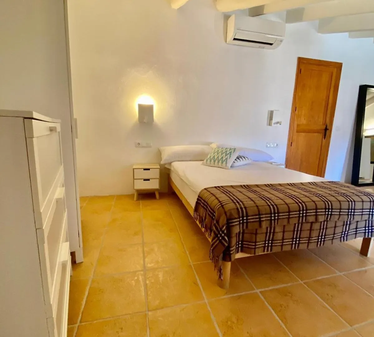 Villas2Meet Jimmy Lloret Lloret de Vistalegre